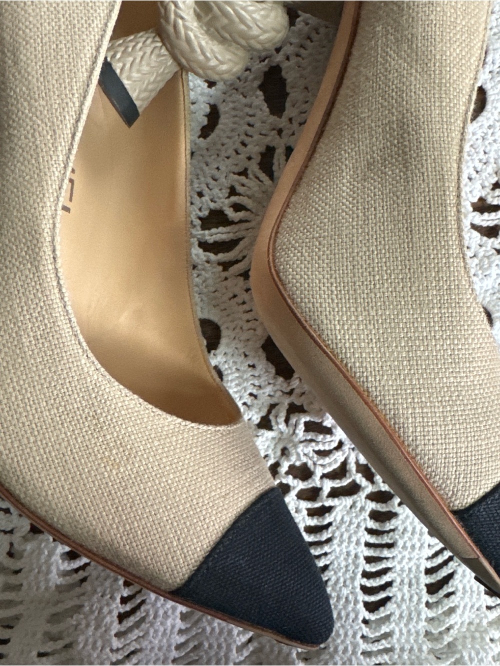CHANEL canvas knot heels - Picture 6 of 6